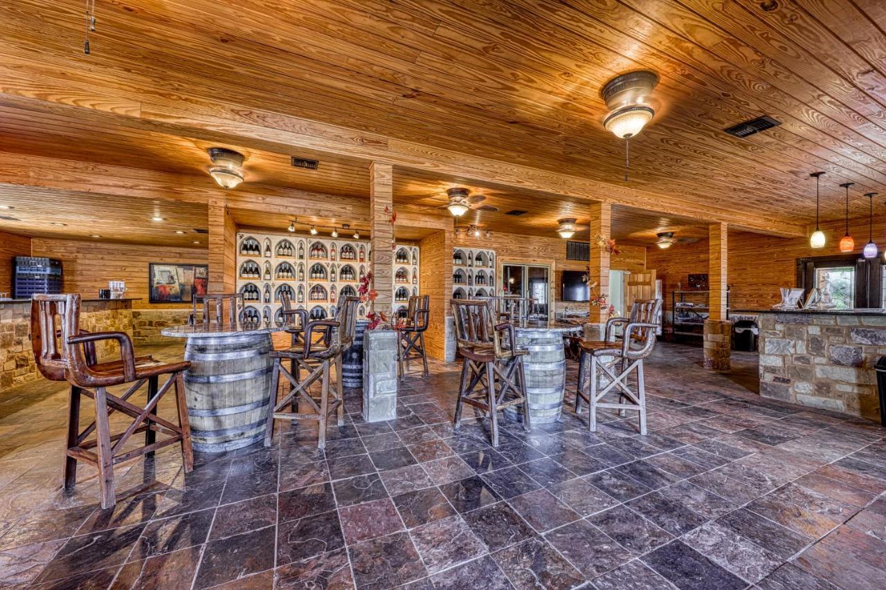 Отель The Olive @ Mendelbaum Winery Guest Cabins Фредериксберг Экстерьер фото